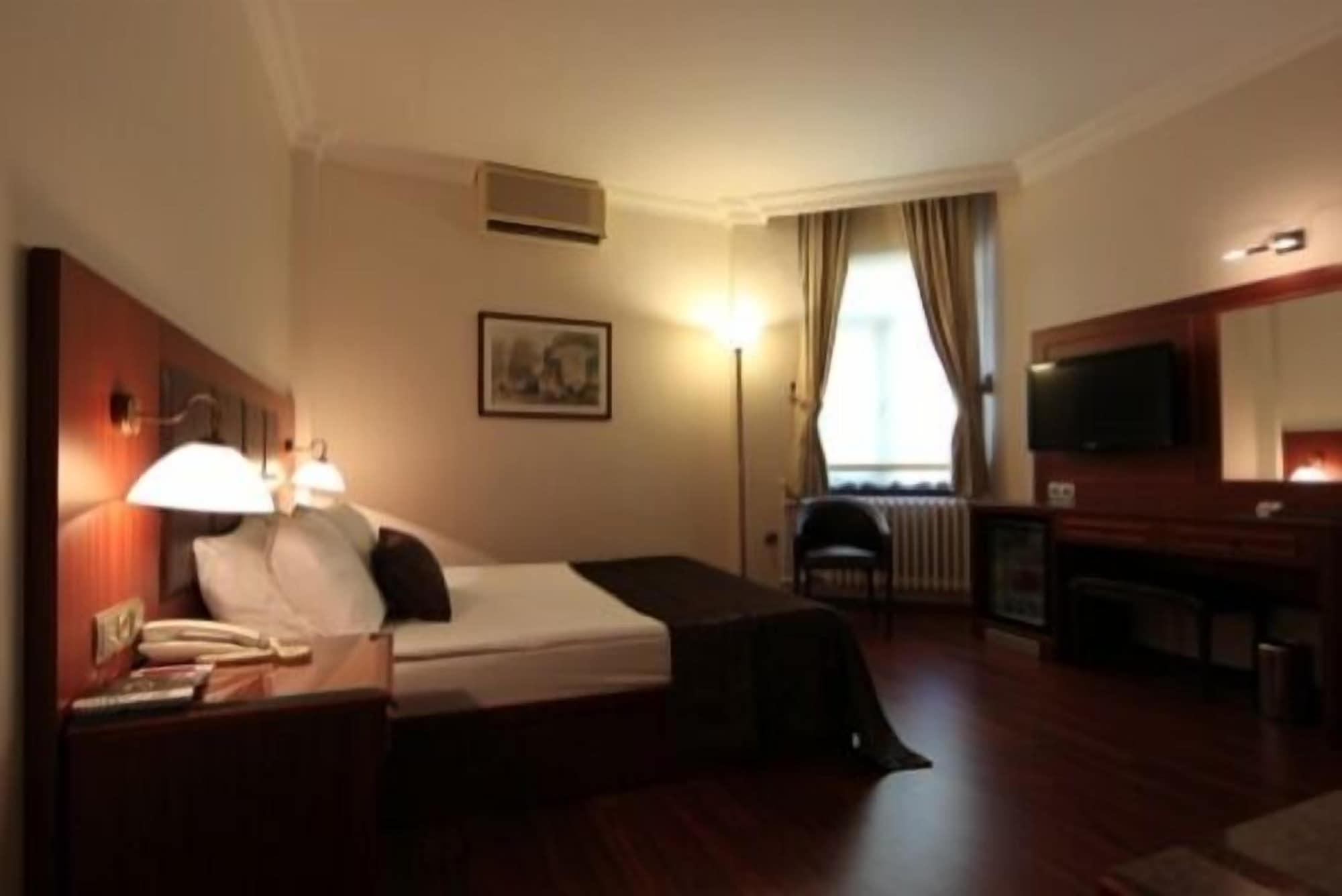 Vardar Palace Hotel - Special Category Istanbul Exterior photo
